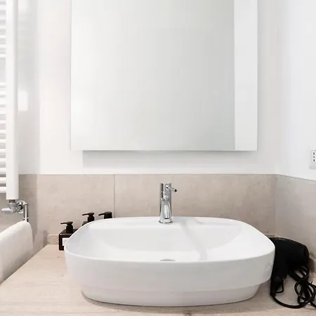 Residenza Cornaggia Milan
