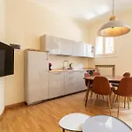 Residenza Cornaggia 公寓